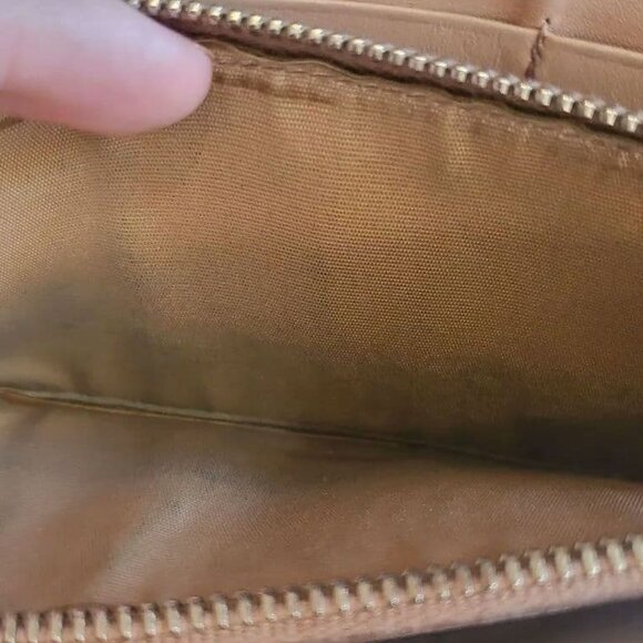 used PRADA Bi-fold leather wallet - Picture 9 of 11